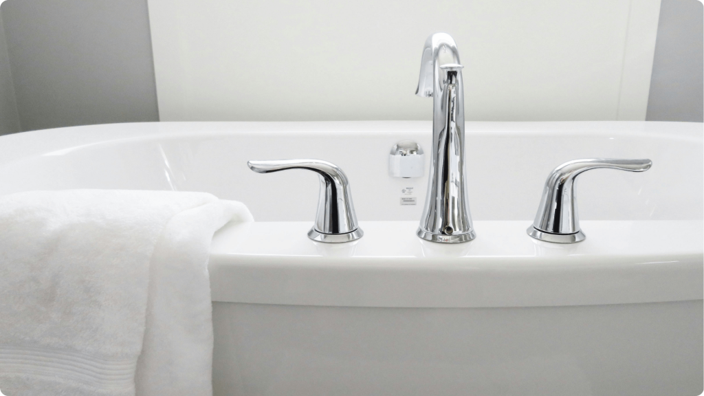 resin vs acrylic tub